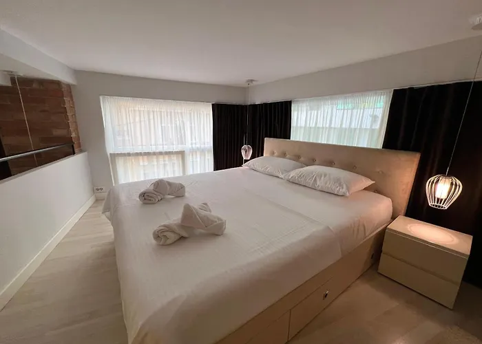 아파트 Downtown Dream Duplex *